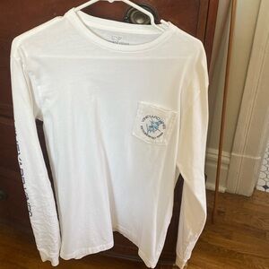 New without tags, Vineyards Vine long sleeve T size small.